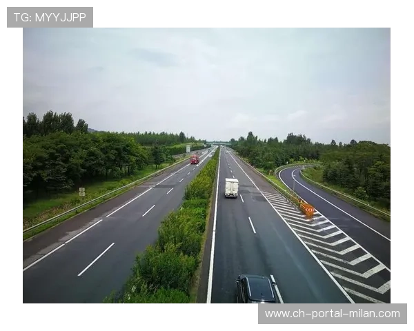 “高速直冲：直线冲刺让人血脉喷张”，跑高速直线行驶技巧